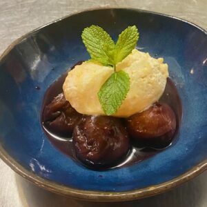 Soupe de figues au vin rouge et épices