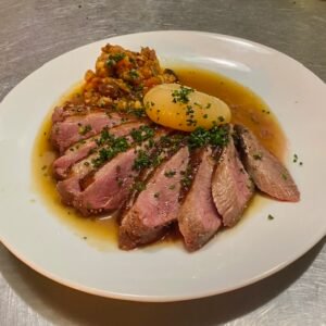 Magret de canard aux pêches
